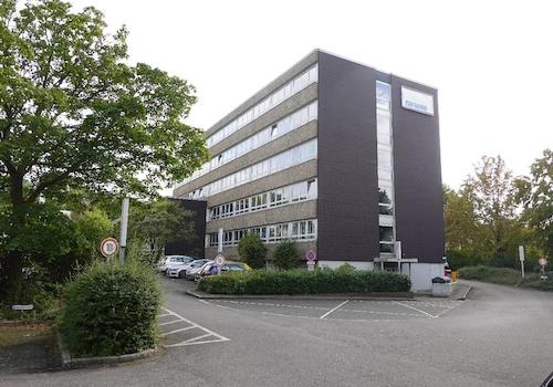 Ausreichend Parkplätze sind vorhanden