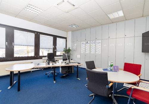 Zus. elektr. Außenjalousien nach Süden und Westen