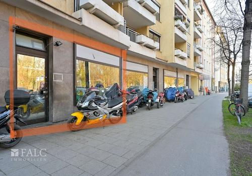 Ladenfront -  Blick Nord