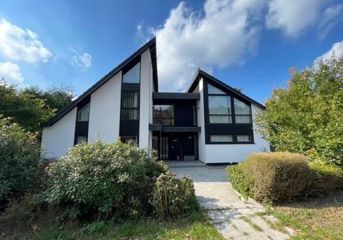 Vordere Hausansicht 1/2