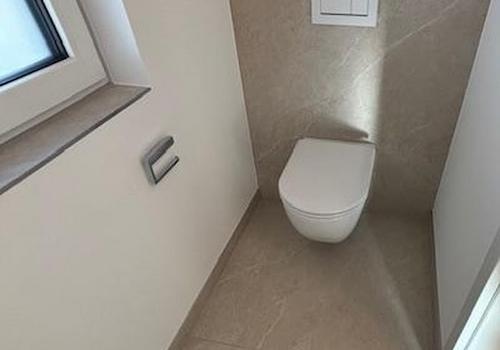 Gäste WC gefliest EG