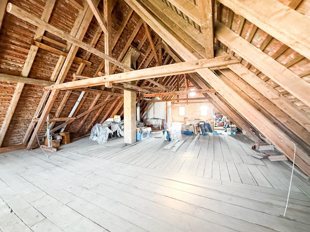 Unausgebautes Dachgeschoss