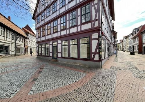 Gebäude, Teileneigentum im 1.OG steht zum Verkauf