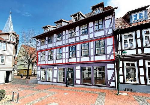 Gebäude, Teileneigentum im 1.OG steht zum Verkauf