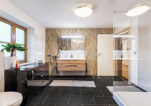 Blick ins Badezimmer