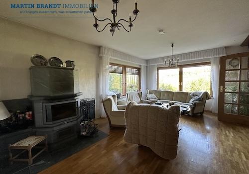 Wohnzimmer mit Kamin