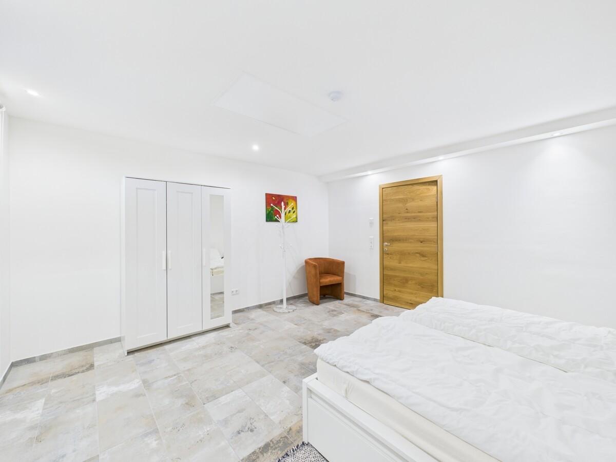 Schlafzimmer UG