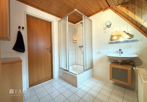 Duschbad mit Fenster