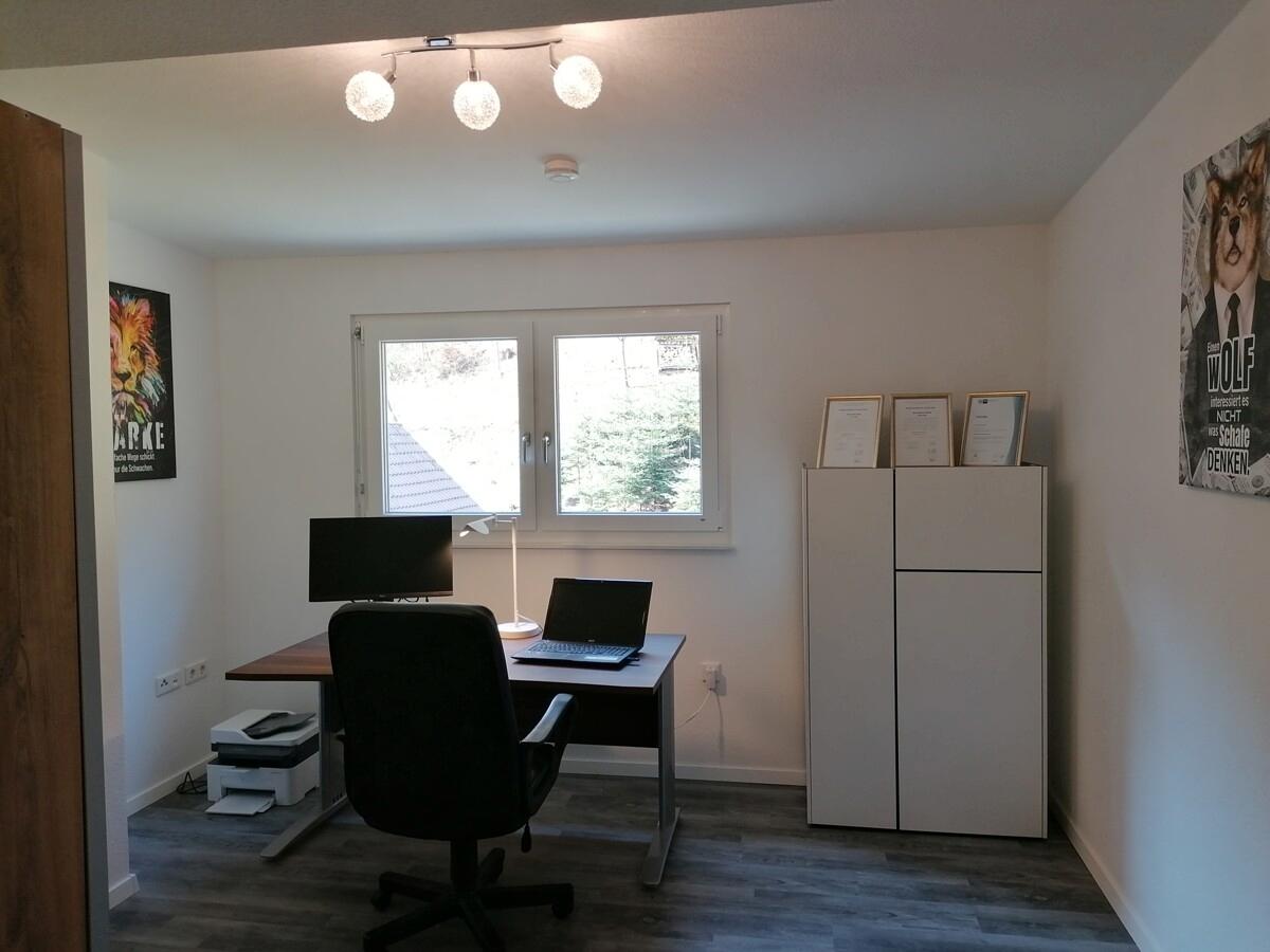 18 Wohnung 1 Büro