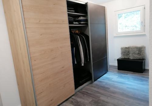 19 Wohnung 1 Ankleidezimmer