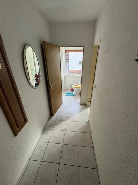 14 Gang ins Bad und Gäste WC