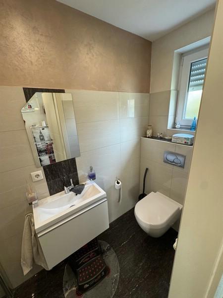 9 Gäste WC