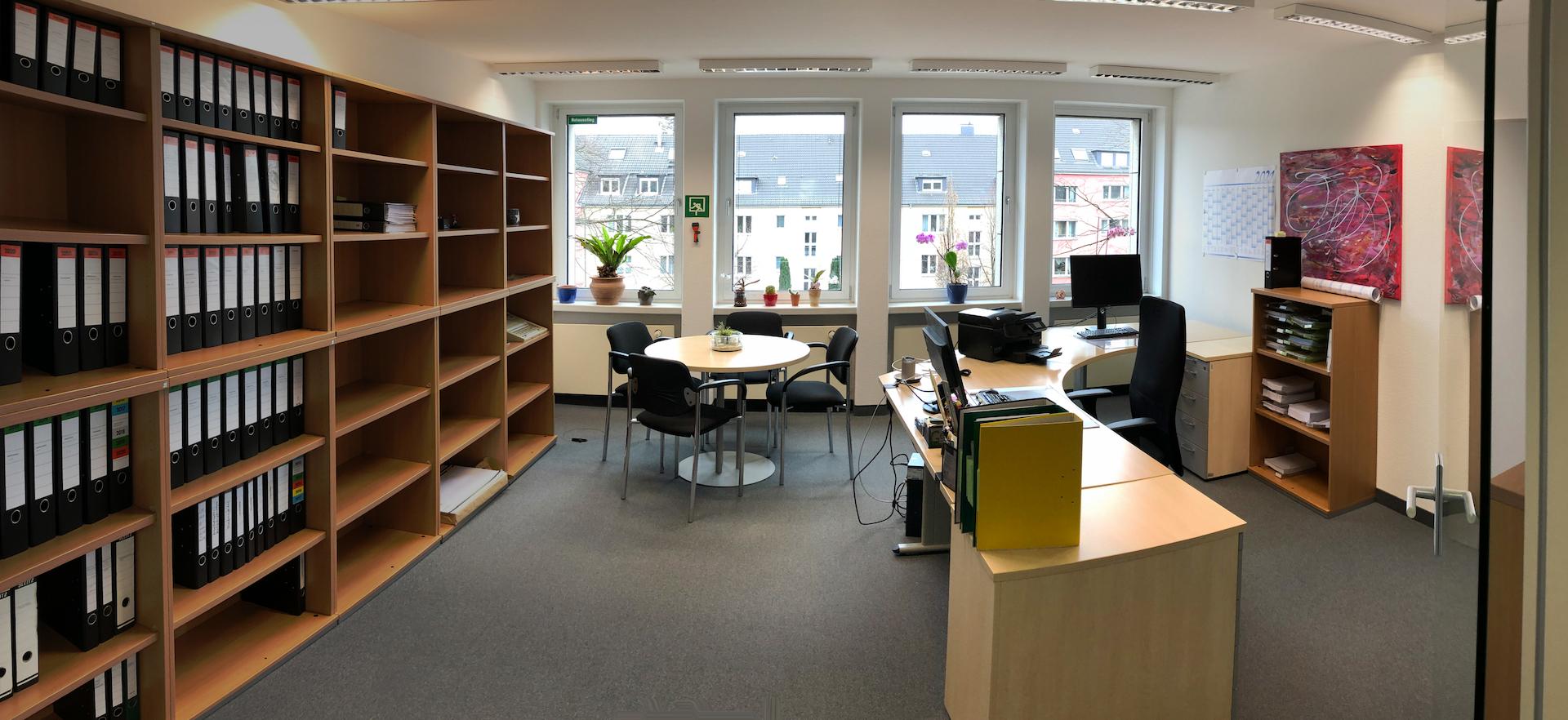 Büro 4-Achser