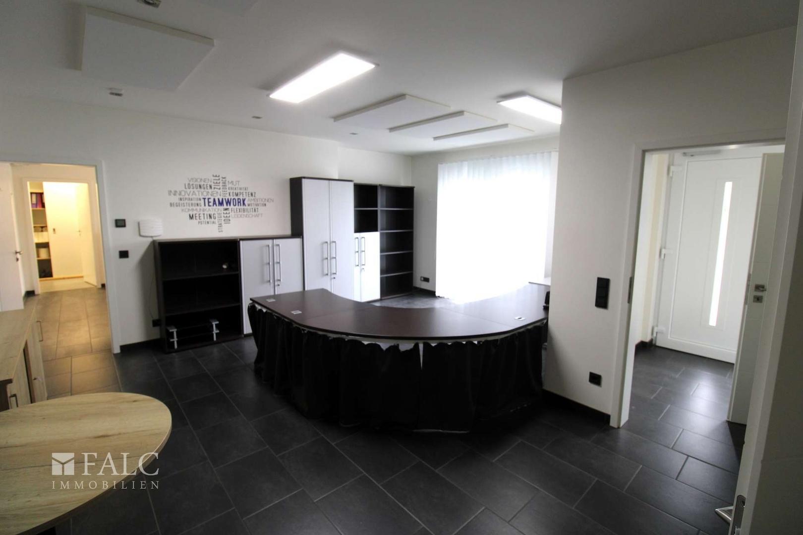 Büro EG