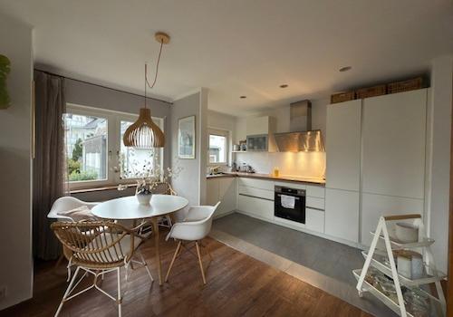 Küche mit moderner EBK