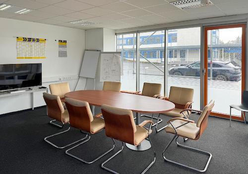 Halle 1 - UG: Besprechnung