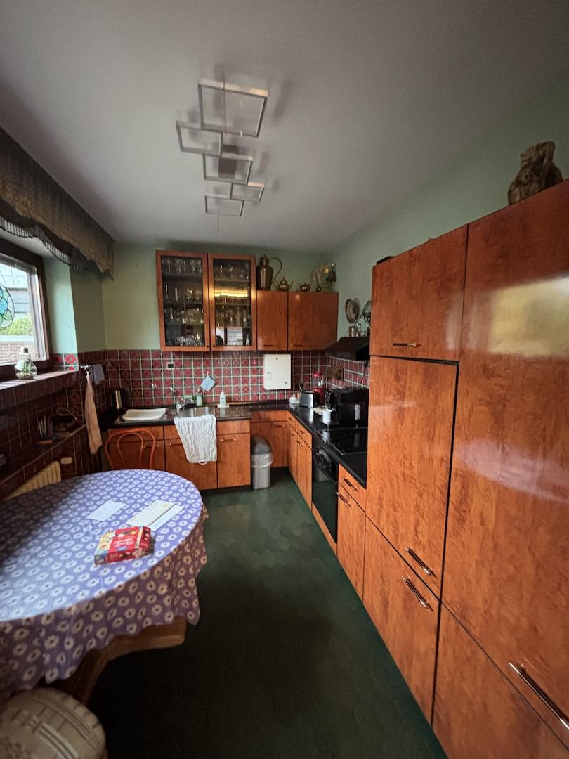 Blick in die Küche vom Esszimmer