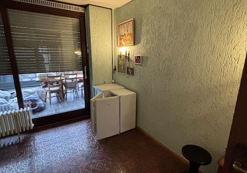 Schlafzimmer im EG mit Ausgang zur Terrasse