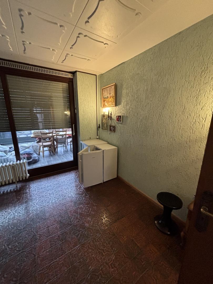 Schlafzimmer im EG mit Ausgang zur Terrasse