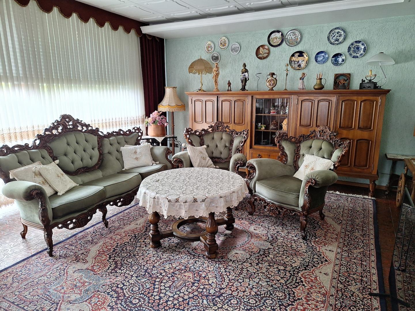 rechts in den Haupt Wohnraum