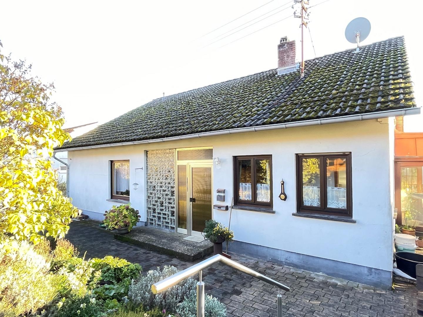 Rückansicht / Hauseingang EG