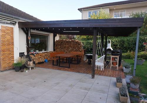 Überdachte Terrasse EG