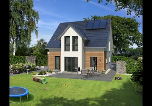 Ansicht vom Garten optional mit Quergiebel