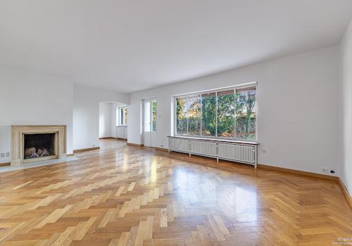 Wohnzimmer mit Kamin