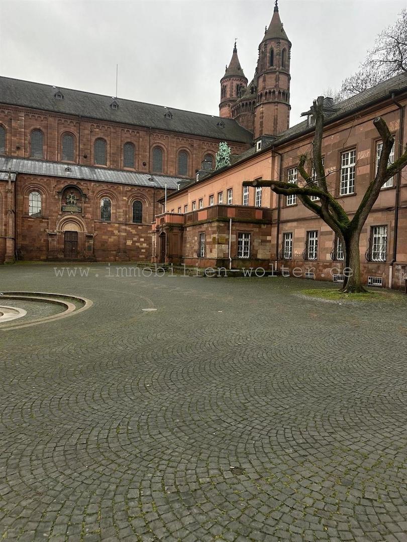 Schlossplatz direktes Umfeld