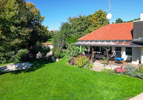 Garten mit Terrasse