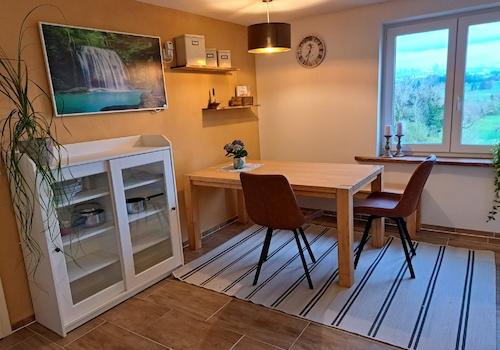 ELW: Wohnzimmer mit Küche im UG