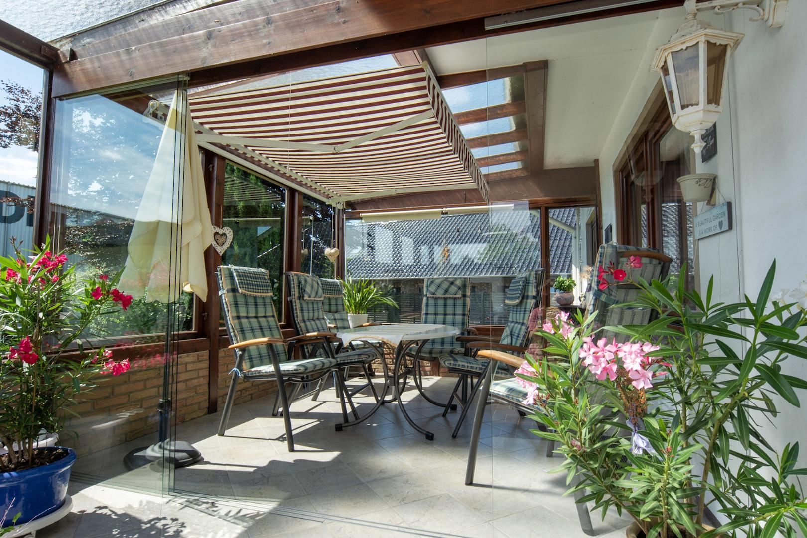 Überdachte Terrasse Innenansicht