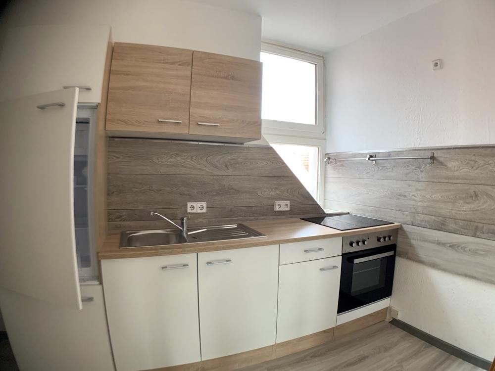 Einbauküche im Dachgeschoss/ HInterhaus