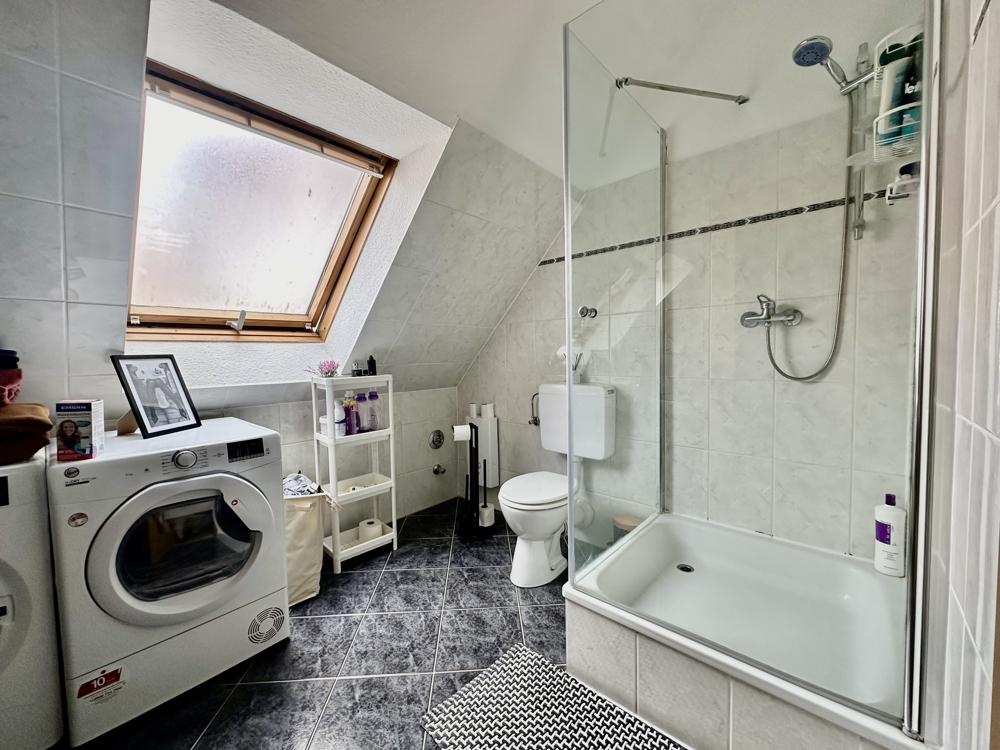 Badezimmer im DG des Hinterhauses