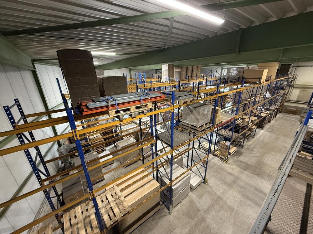 Übersicht Hochregallager