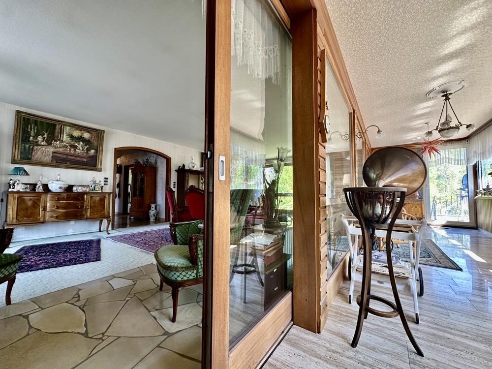 Wintergarten und Wohnzimmer