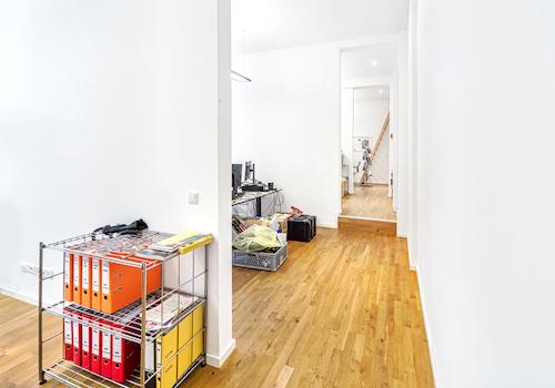 Flur zu den einzelenen Büros