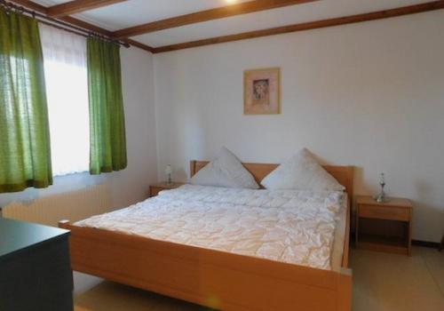 FB10 Hauptschlafzimmer