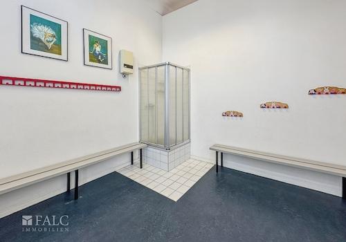 Umkleide + Dusche Tanzschule