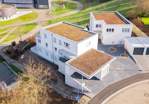 Westseite des Hauses mit dem Eingangsbereich