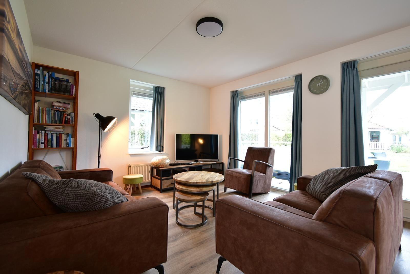 Freistehendes 6-Personen-Ferienhaus auf Eigengrund im Summio Parc Aquadelta Bruinisse007