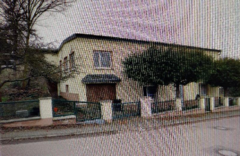 Ansicht Wohnhaus mit Garage