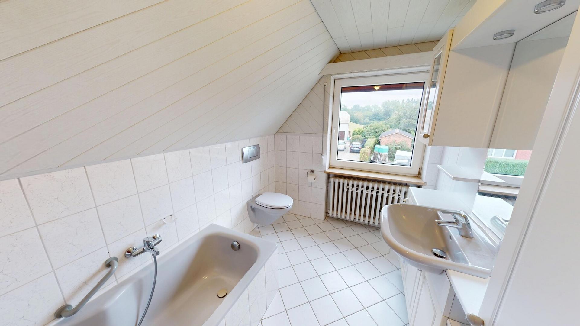 Badezimmer im Obergeschoss