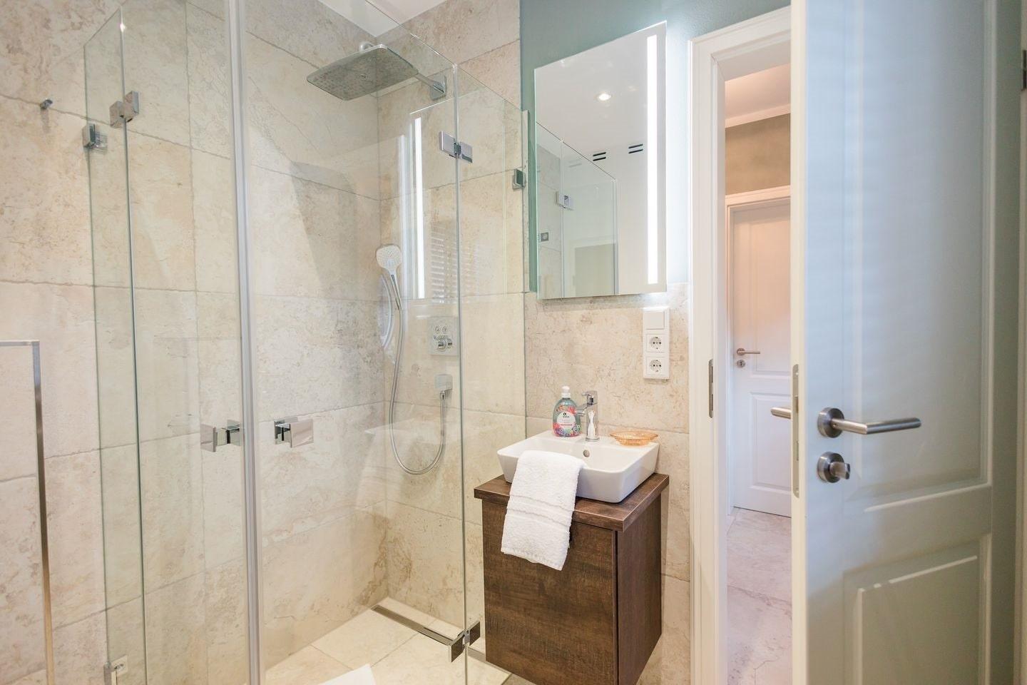 Hauptwohnung Badezimmer EG