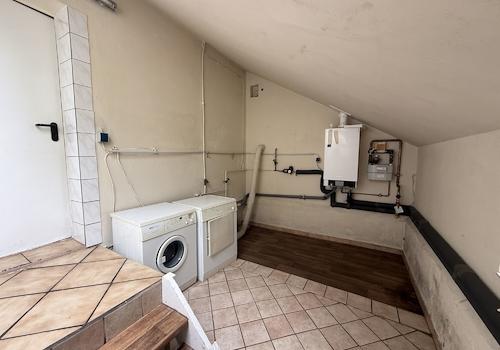 mit Zugang zum Hochkeller