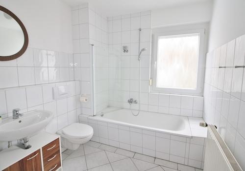 OG-Wohnung / Wannenbad
