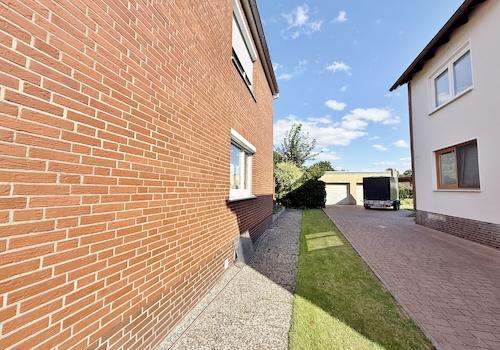 Zuwegung zum rückwärtigen Anbau