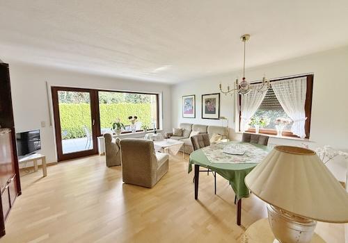 Anbau / EG-Wohnung / Wohn- und Esszimmer