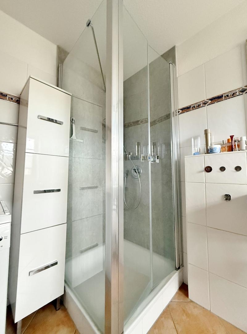 mit separater Dusche