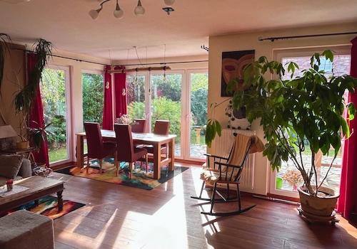 Wohnzimmer mit Wintergarten